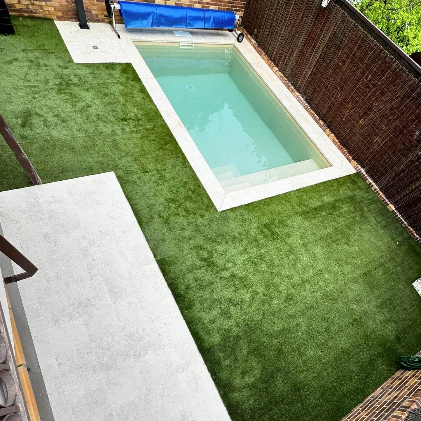 Mini piscina con lámina armada RENOLIT ALKORPLAN - Empresa de ...